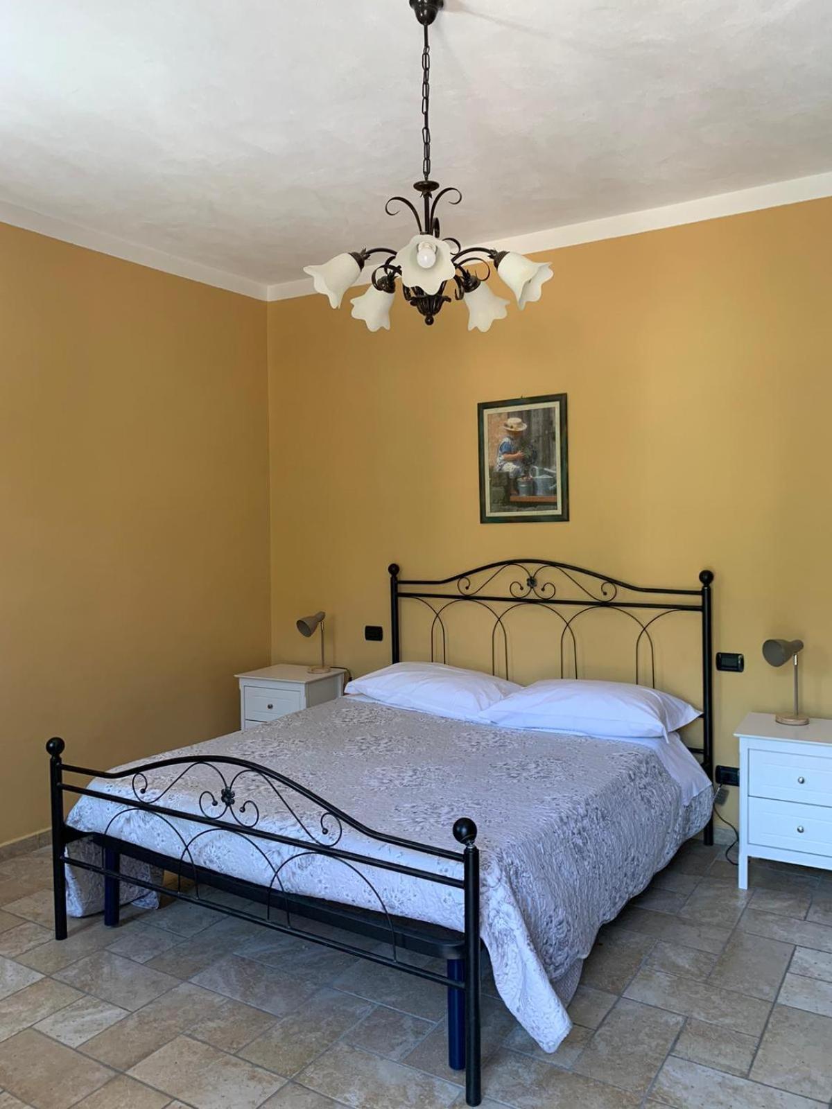 Agriturismo Cascina Anri Mango Kültér fotó