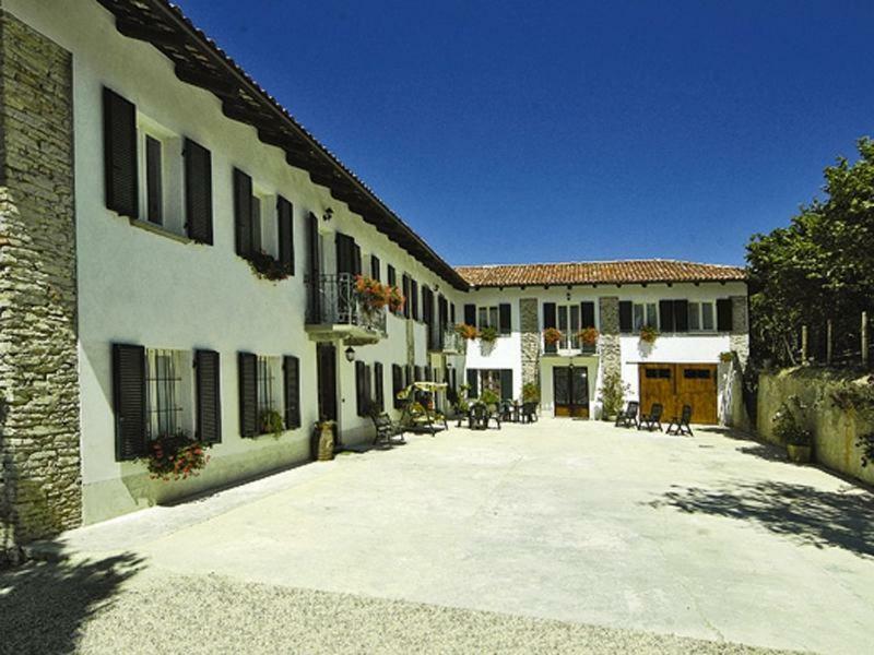Agriturismo Cascina Anri Mango Kültér fotó